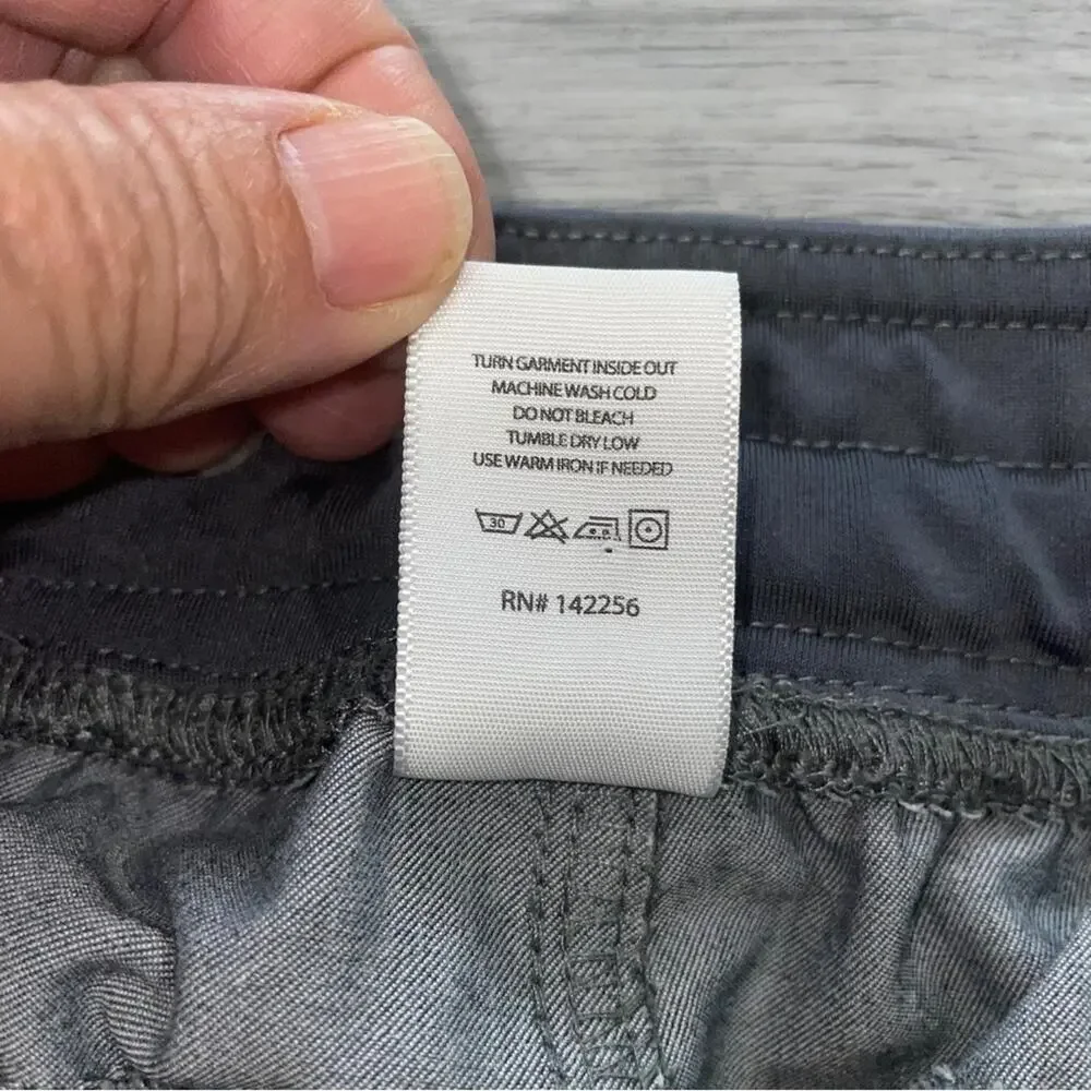 FIGS Axim Cargo Scrub Pant Men’s Medium Gray T2001 Technical Collection